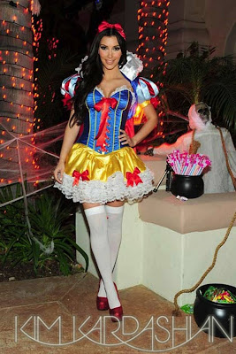  Kardashian Costume on Kim Kardashian Halloween Costume 2009 Photos   B4tea Com