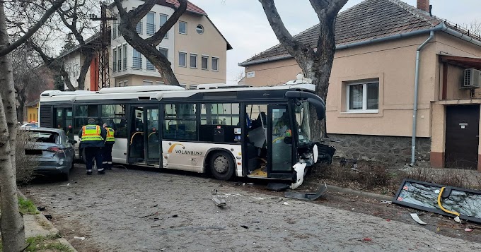 Tömegszerencsétlenség Szegeden: több mint tíz sérült van