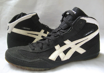 Dansko  Shoes on Coachshoes  Mens Asics Wrestling Shoes Black White Size 9 5
