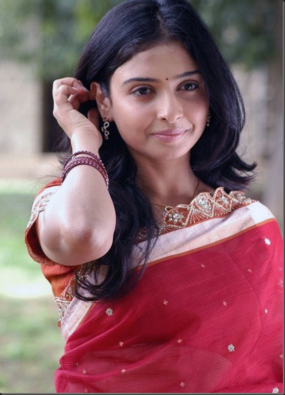 actress vainavi new spicy pic