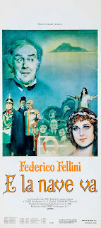 E LA NAVE VA. Italia. Locandina: 33 x 70 cms. Diseño: Rinaldo Geleng. Y LA NAVE VA. E la nave va. 1983. Italia, Francia. Dirección: Federico Fellini. Reparto: Freddie Jones, Barbara Jefford, Victor Poletti, Norma West, Peter Cellier, Fiorenzo Serra, Sarah Jane Varley, Elisa Mainardi, Paolo Paoloni, Pina Bausch, Pasquale Zito.