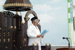 Gubernur Ansar Khatib Idul Adha di Masjid Jami'Baiturrahim Tarempa