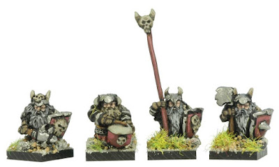 FDB101 Evil Dwarves with Hand Weapons