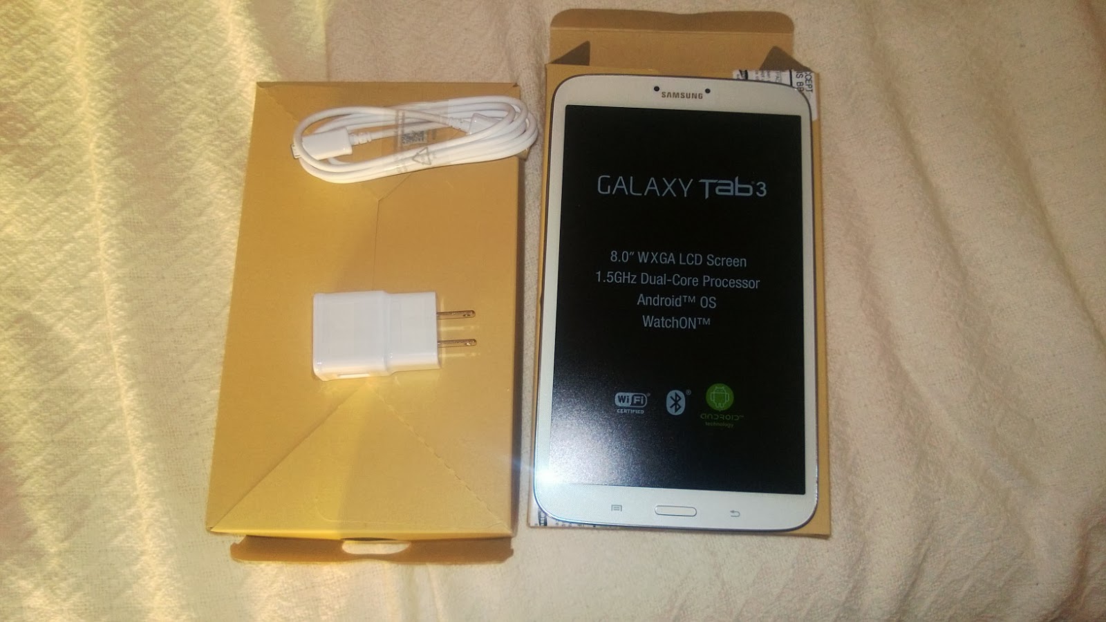 Get Latest high resolution official photos of GALAXY Tab 3 8-inch