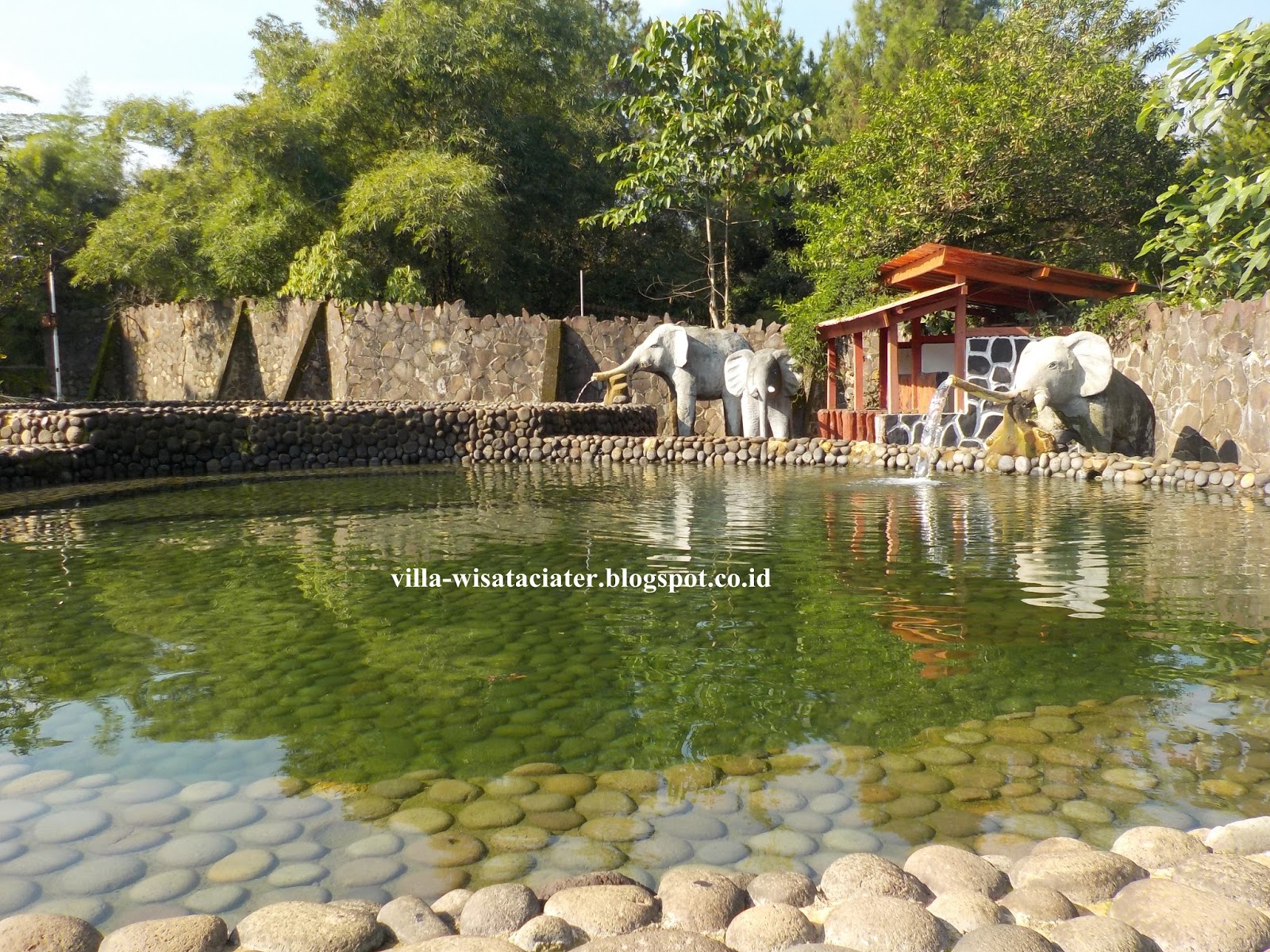 villa di ciater dengan fasilitas kolam renang air panas | Daftar villa