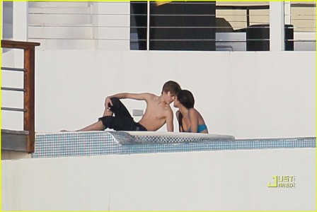 selena gomez and justin bieber 2011 may. house Justin Bieber And Selena