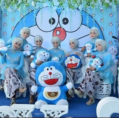 dekorasi pernikahan doraemon terbaru