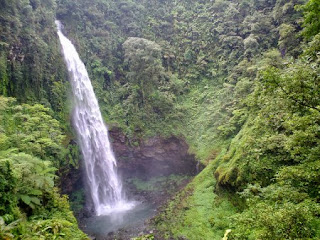 Indahnya air terjun curug cipendok