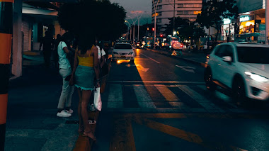 Vista nocturna desde la calle 22