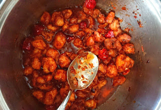 coat the air fried chicken in sauce