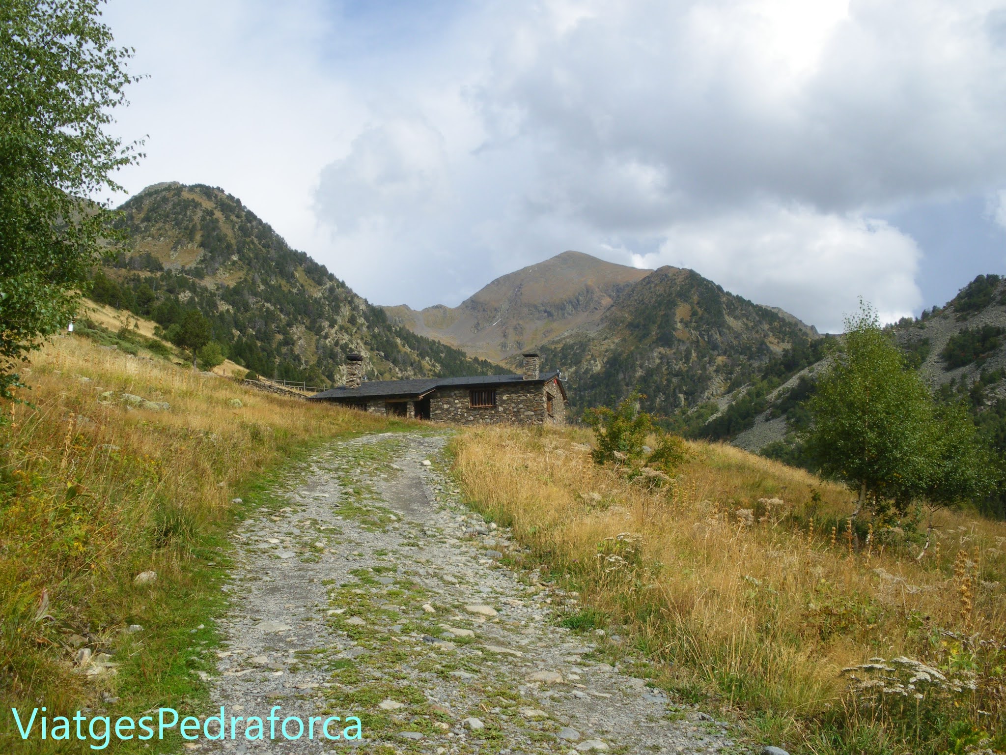 Rutes de senderisme per Andorra, Pirineus