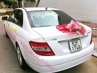 thuê xe hoa Mercedes C200 màu trắng