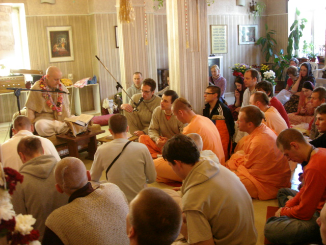 Sankarshan Das Teaches Srimad Bhagavatam in Riga, Latvia