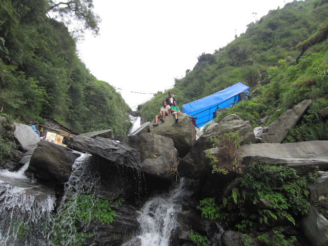 bhagsu waterfall