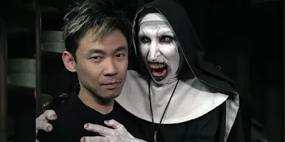 James Wan bersama pemeran hantu Valak