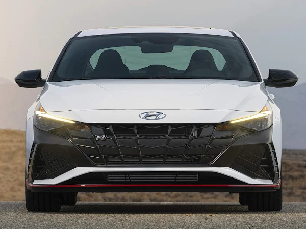 Hyundai Elantra 2022 N chega aos EUA com 276 cv e câmbio manual
