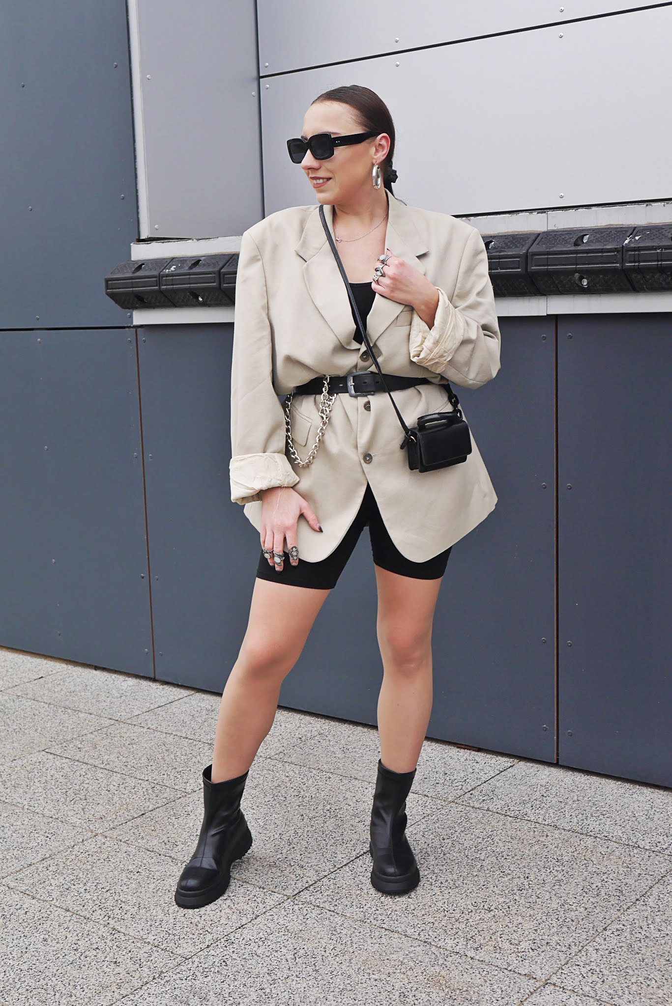 fashion blogger oversize baige blazer cycles shorts black boots aliexpress sunglasses gate inspiration ootd outfit look