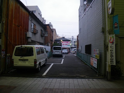 円頓寺商店街内の駐車場