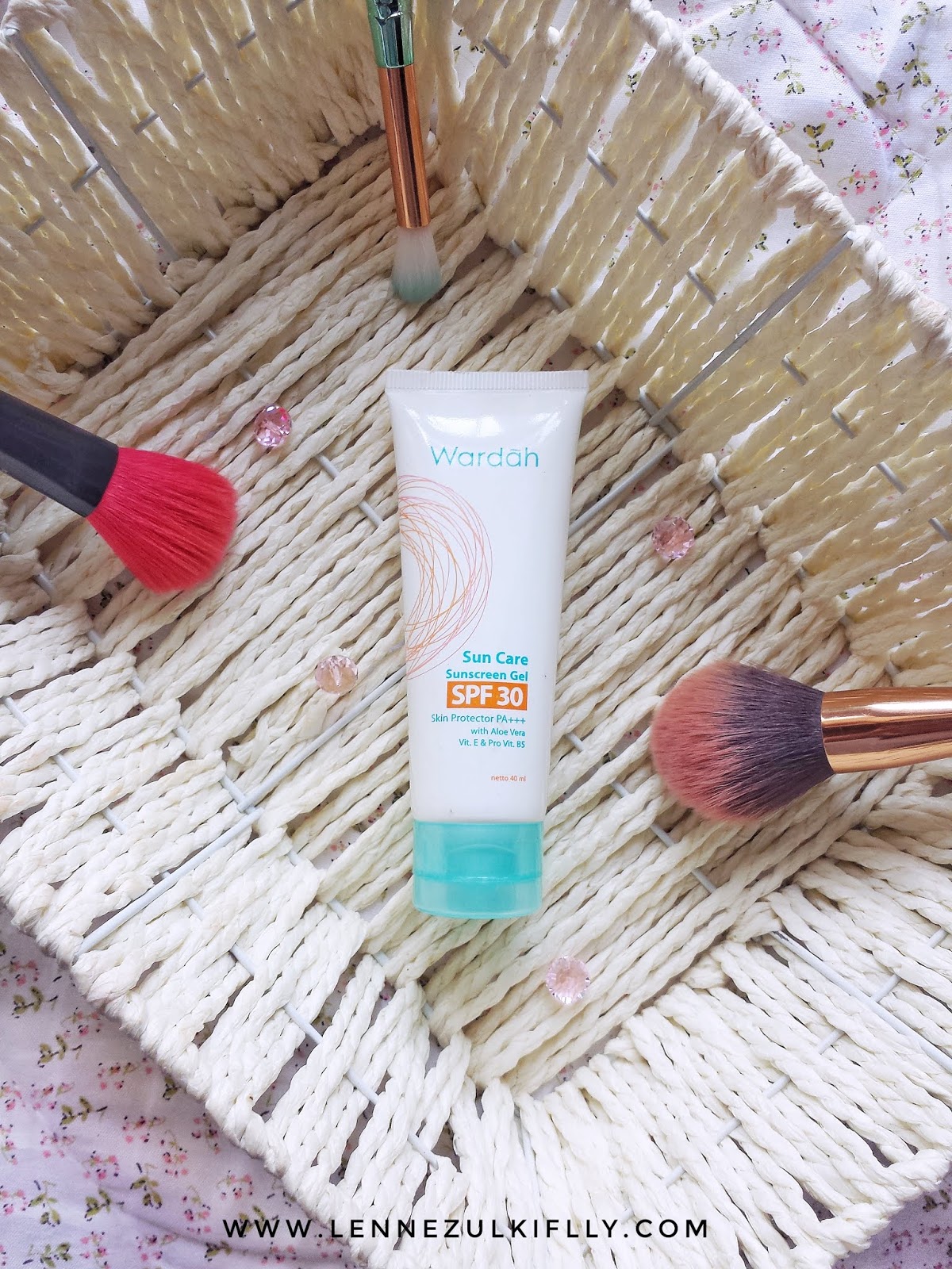 Wardah Sun Care Suncreen Gel SPF30  | LENNE ZULKIFLLY