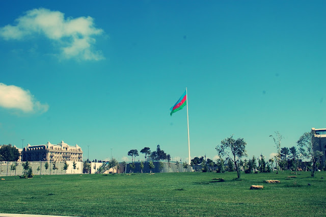 La place du drapeau national - Bakou (Flag square Baku)