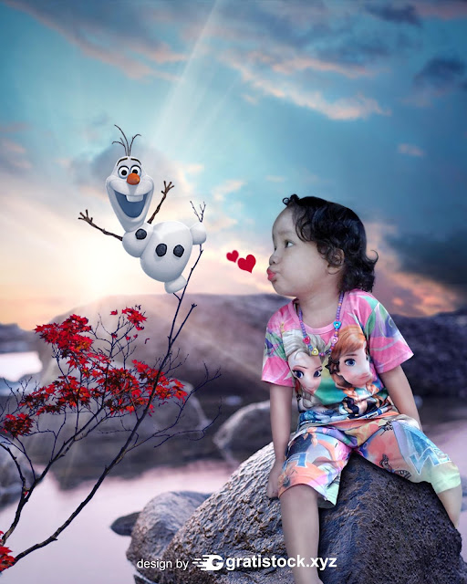 Free Download PSD Mockup - Manipulation Child With Doll Frozen