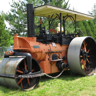 vehicle displays outside museum