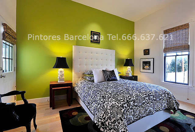 Habitación pintada en verde y gris por pintores economicos Barcelona