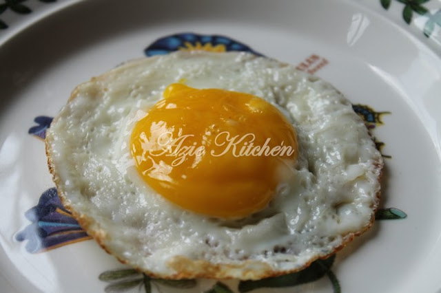 Menyediakan Telur Mata Yang Cantik - Azie Kitchen