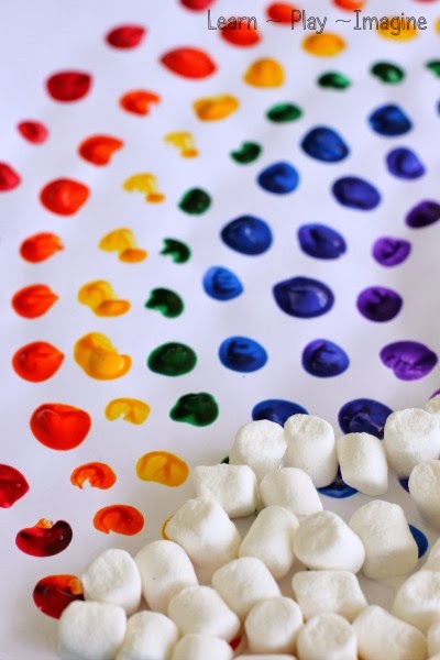 Making rainbows with marshmallows - fine motor painting for kids