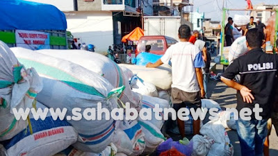 Tumpukan Bantuan Warga Duampanua Siap Disalurkan Untuk Korban Gempa Palu Donggala
