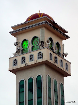 MEZQUITA FLOTANTE MASJID TERAPUNG. PENANG, MALASIA