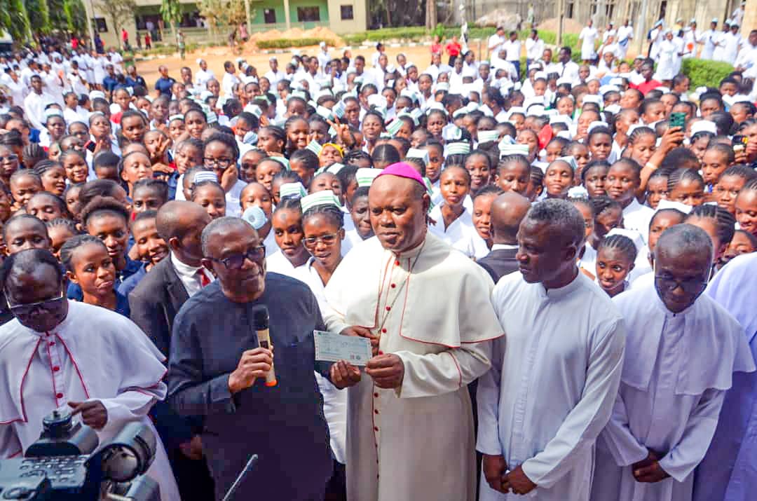 Peter Obi visited the College of Nursing Sciences at Our Lady of Lourdes Hospital, Ihiala, and made a ₦20 million donation for the training of health workers, particularly nurses