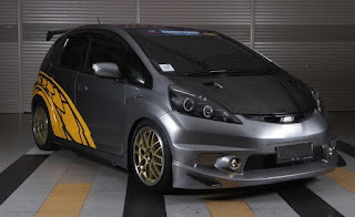 Contoh Modifikasi keren dan extreme Mobil Honda Jazz Tuning Contest Terbaru