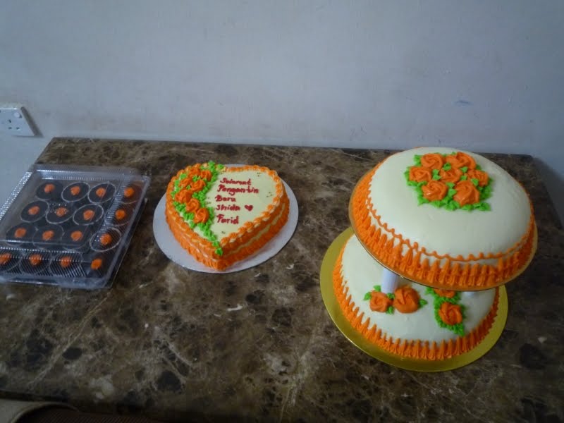 ~Liza's Yummy Cakes~: Tema pengantin warna orange plak