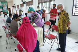 Didampingi Wabup, Bupati Asahan Tinjau Pelaksanaan Vaksinasi Covid-19 di Dinas Pendidikan 