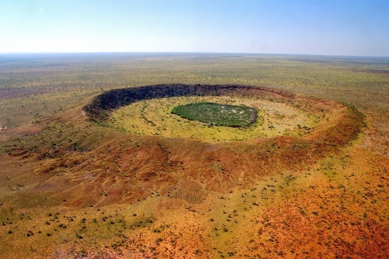 wolfe-creek-crater-1 wolfe-creek-crater-1