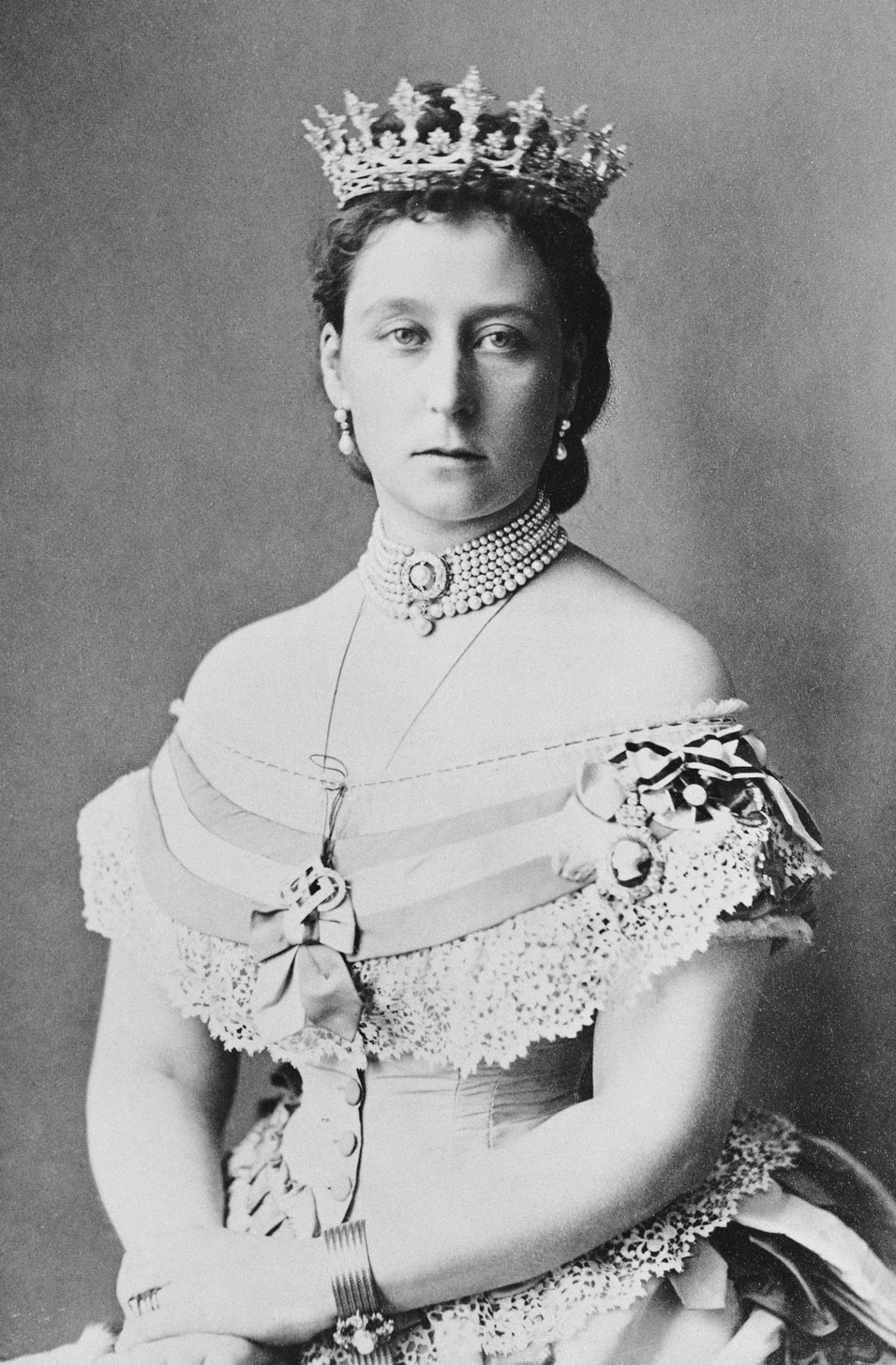 Crowns, Tiaras, u0026 Coronets: Princess Alice of the U.K.  Grand Duchess of Hesse and by Rhine