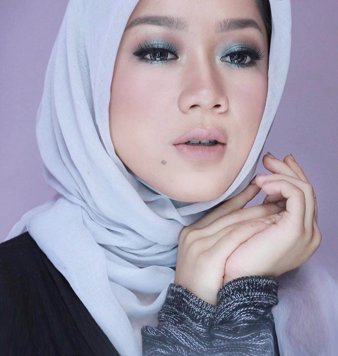 Daftar Beauty Vlogger Indonesia Yang Suka Ngebahas Tutorial Make Up