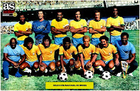 SELECCIÓN DE BRASIL - Temporada 1973-74 - Ze María, Leao, Luiz Pereira, Alfredo, Carbone y Marco Antonio; Mario Americo (cuidador), Jairzinho, Paulo César, Mirandinha, Ademir da Guia, Rivelino y Kid Jack (cuidador) - BRASIL 1 (Jairzinho) MÉXICO 1 (Manuel Manzo) - 31/03/1974 - Partido amistoso - Río de Janeiro, Brasil, estadio de Maracaná