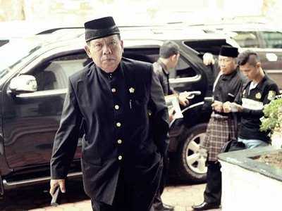 Gaya Berpakaian Muslim Kasim Diapresiasi Kalangan Adat