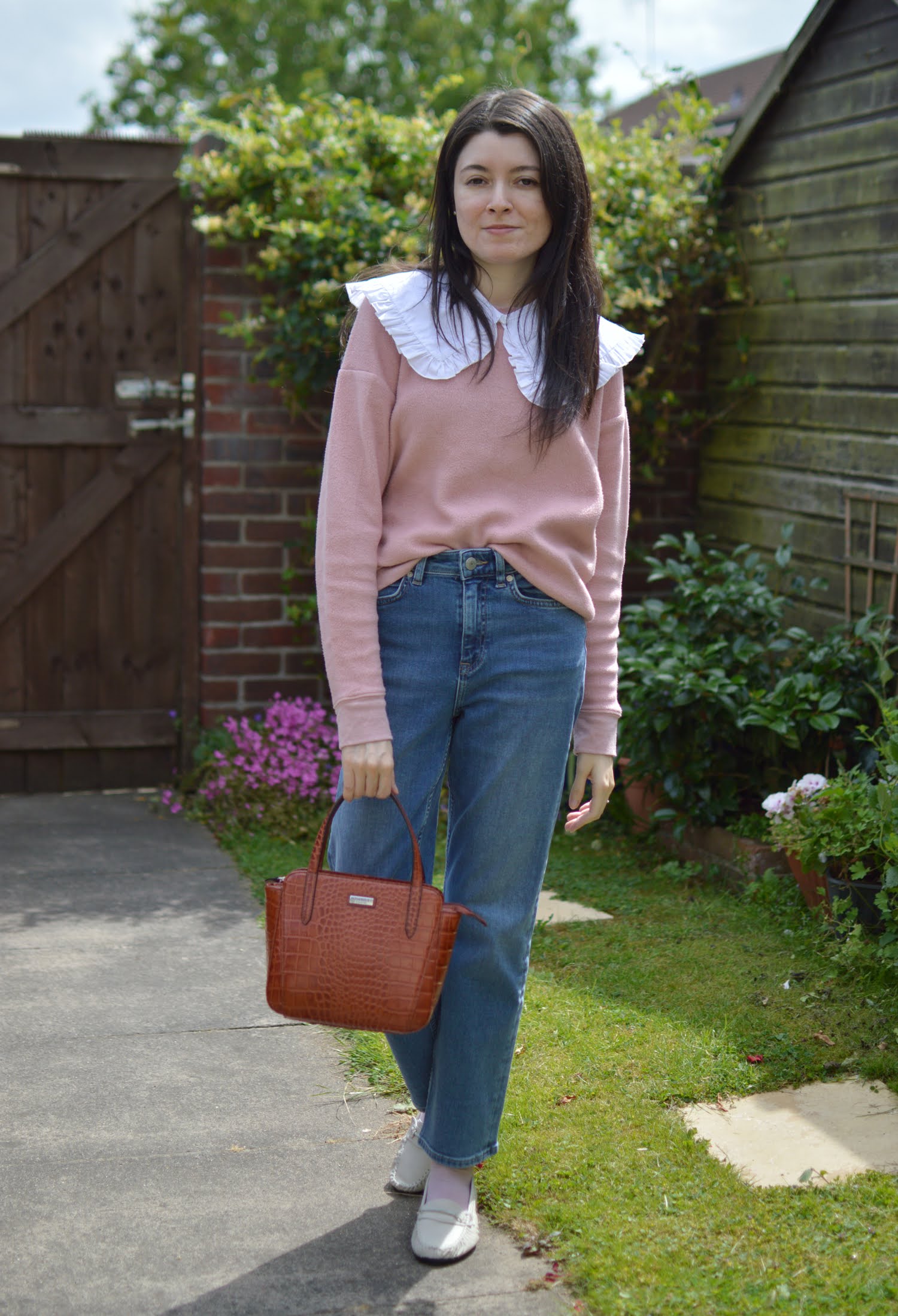 Ruffle Collar & Pink