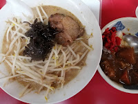 豚骨ラーメンと小カレーセット