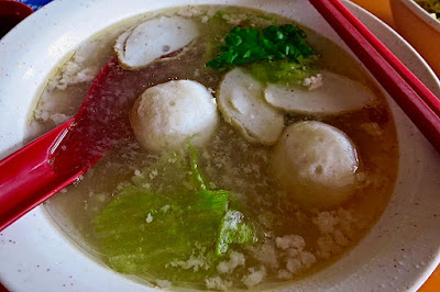 Mei Sheng Kway Teow Mee (美生粿条麵), soup