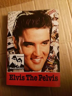 Copertina del libro "Elvis the Pelvis", pubblicato in Italia nel 1990
