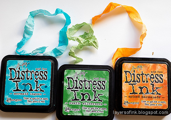 Layers of ink - Autumn tag tutorial by Anna-Karin Evaldsson. Dye ribbon with Distress Ink.