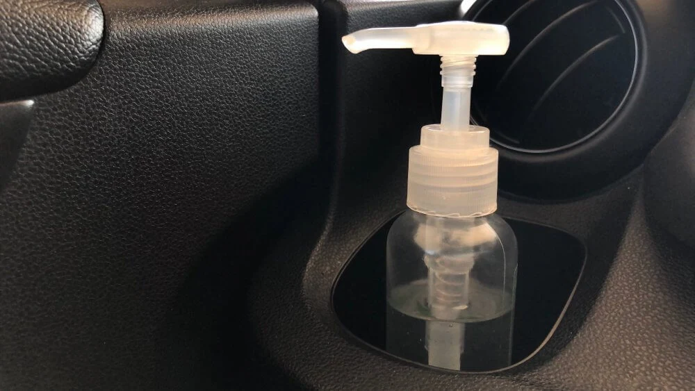 Jangan Letakan Hand Sanitizer Pada Dashboard Mobil Jika Suhu Mobil Panas! Bisa Meledak