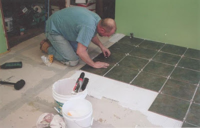 Kitchen Remodeling on The Complete Handyman Himself  Don Arel Tiling The Kitchen Floor