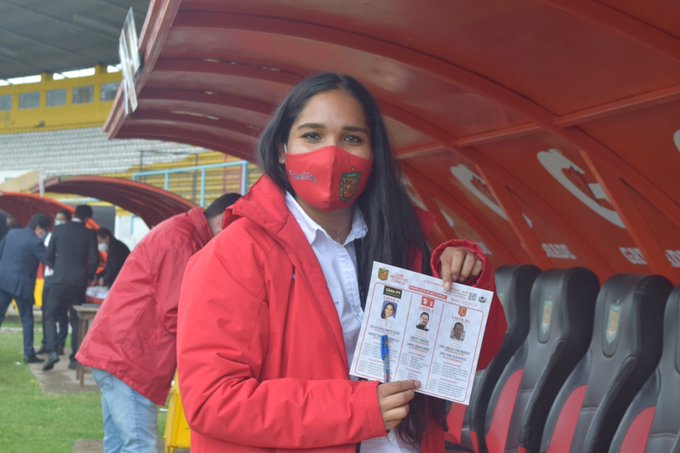 Arquitecta Nataly Villavicencio, fue elegida Presidenta del Deportivo Cuenca