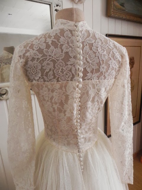 Robe de mariÃ©e en dentelle de calais - 490â‚¬