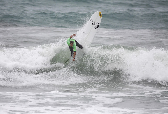 New School Longboard Surfing